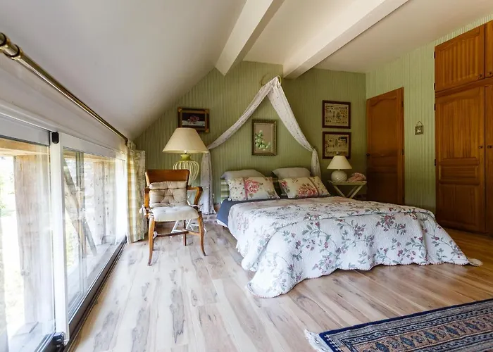 Ferme De La Haye Bed & Breakfast 4*